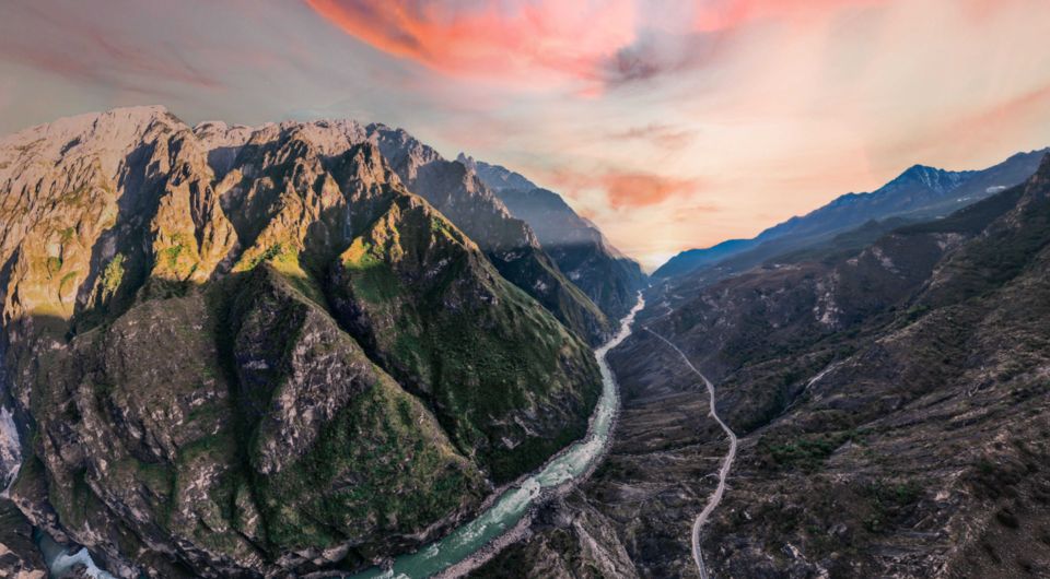 云南香格里拉 虎跳峡